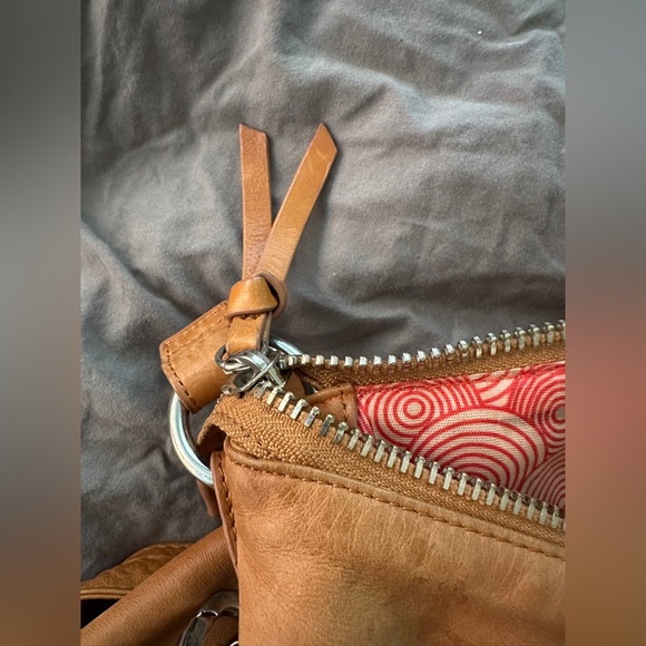 HOBO International leather adjustable crossbody bag - Picture 8 of 13